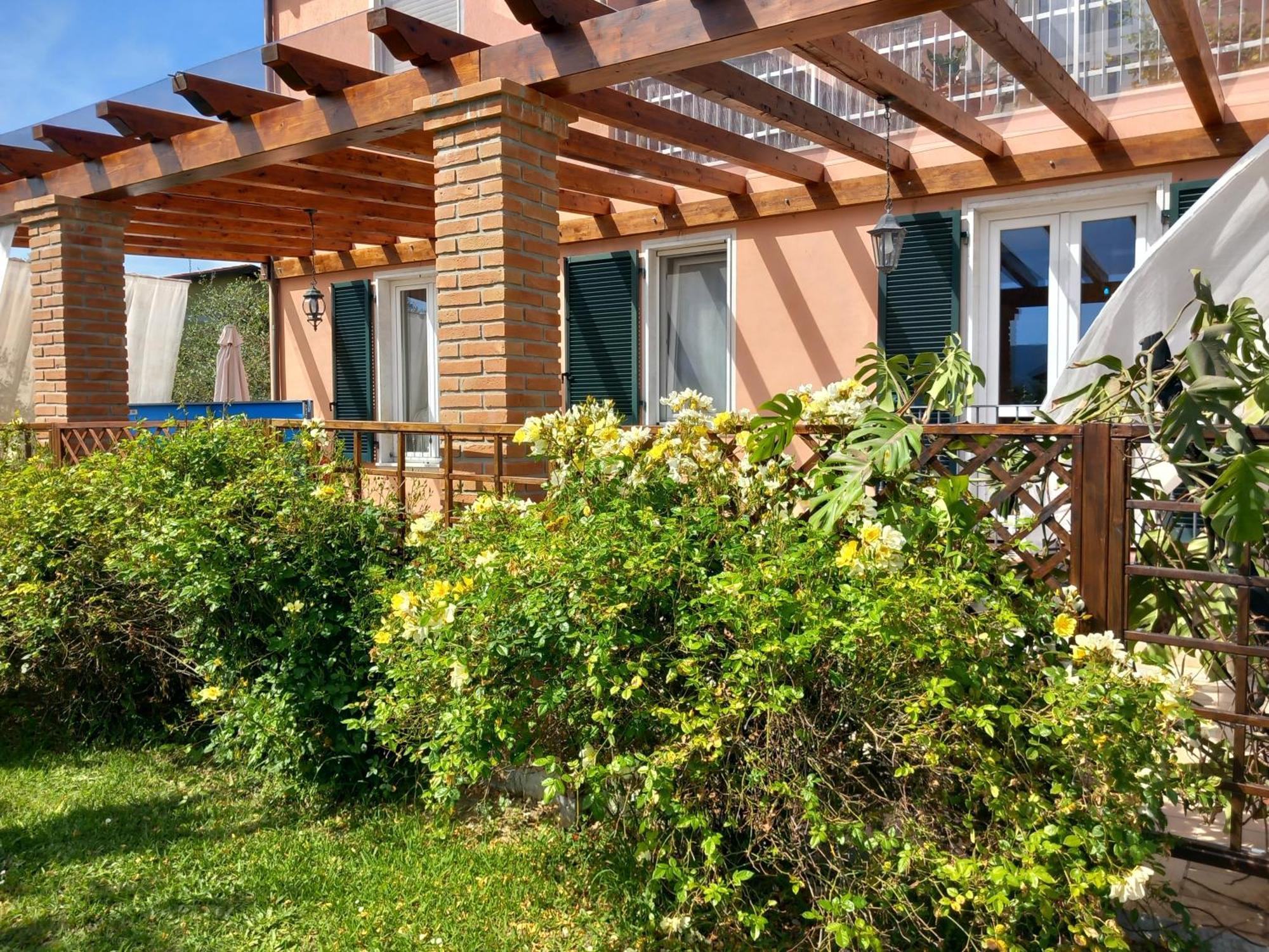 Appartamenti Ca'Melia Sarzana Kültér fotó